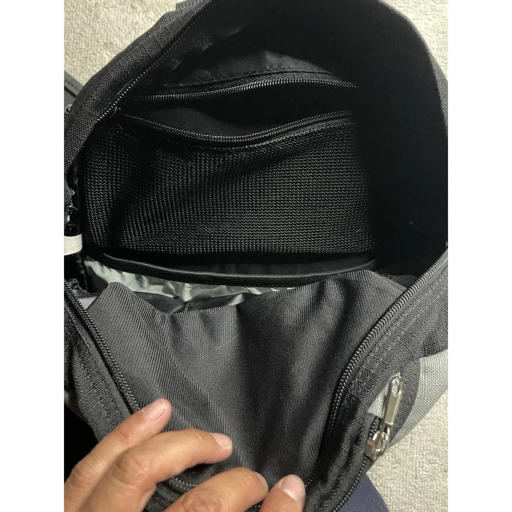 DAKINE Canyon Pack #8100-805 Black And Grey Hiking Camping Biking Walking